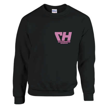 Produktname: 7H Sweatshirt – Signature Logo Vorn 
ALT-Text: 7H Signature Logo Detail Nahaufnahme Premium Sweatshirt Köln
